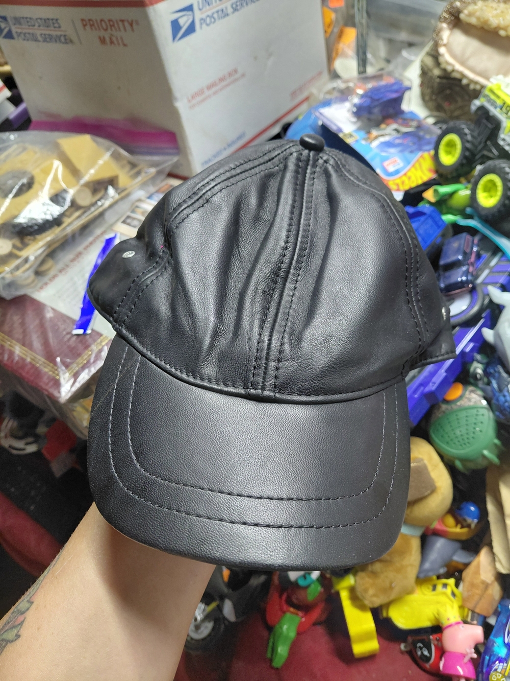 unbranded, pre-owned black leather baseball cap 100%
